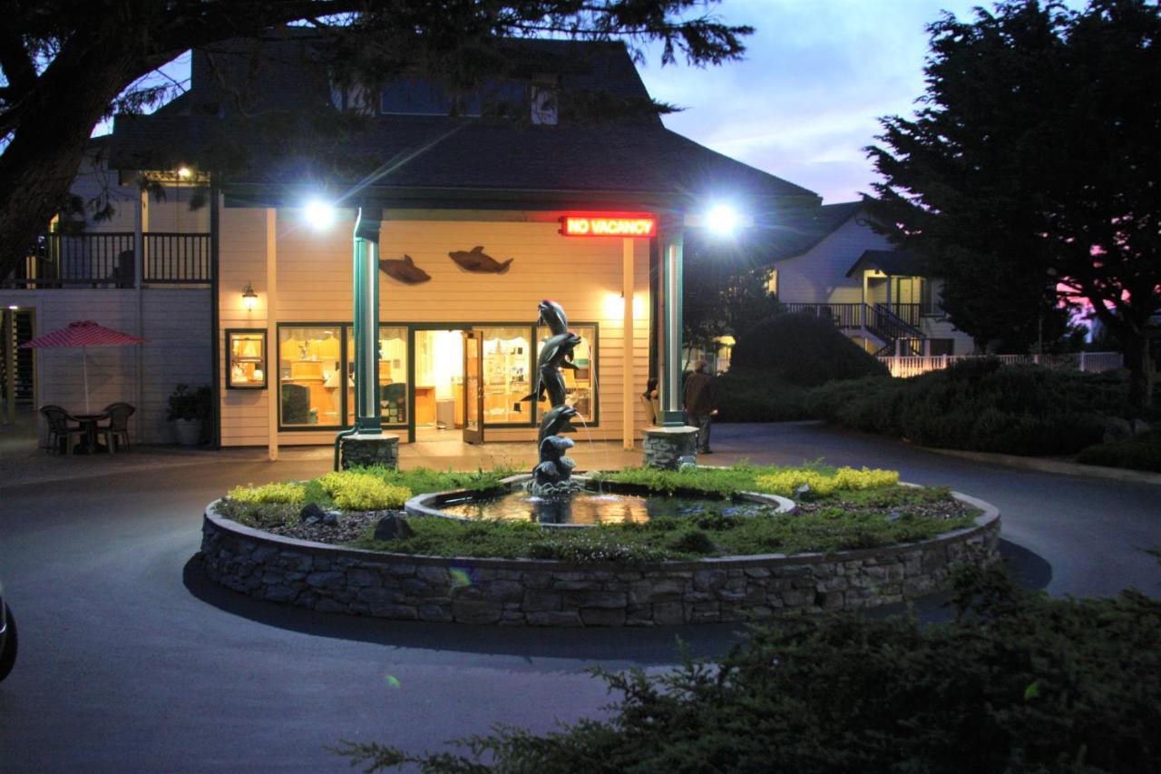 Emerald Dolphin Inn & Mini Golf Форт-Брэгг Экстерьер фото