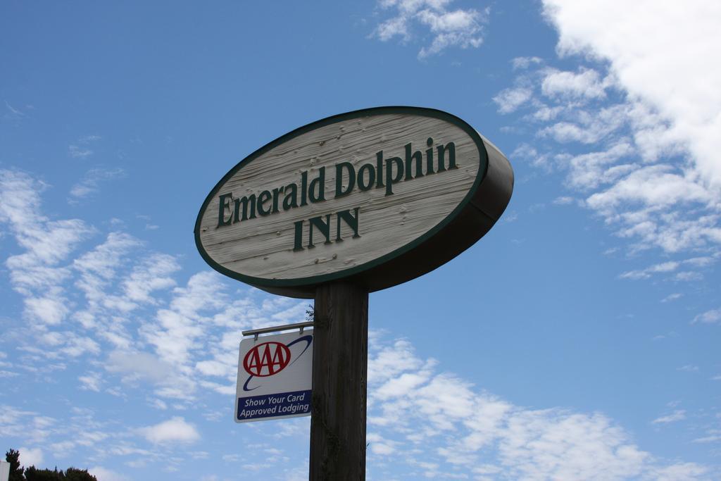 Emerald Dolphin Inn & Mini Golf Форт-Брэгг Экстерьер фото